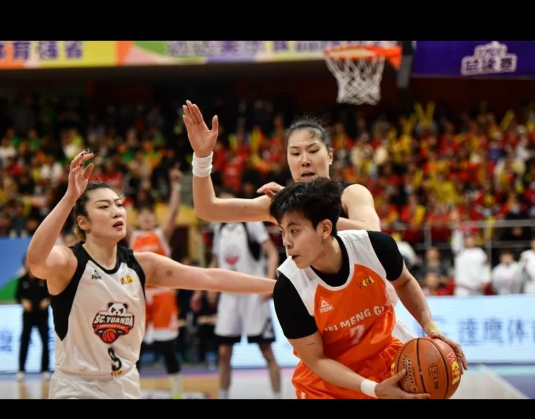 四川女篮实力横扫对手，豪取两连胜