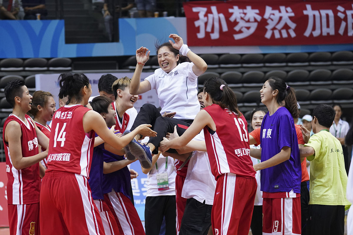 包含篮球世锦赛即将展开，球队紧张备战进行中的词条