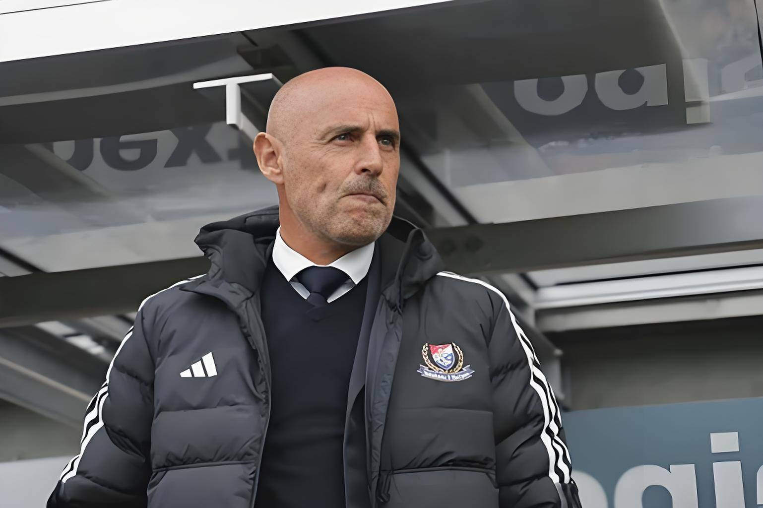 南美足球联赛冠军球队更换主教练