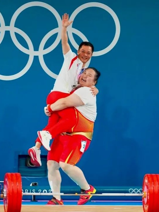 关于精彩瞬间回放！球员个人技术高光时刻惊艳球迷的信息