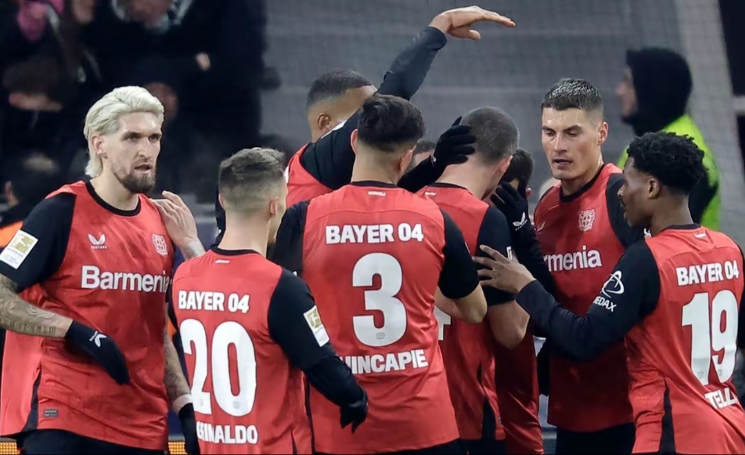 包含巴塞罗那大胜勒沃库森，攻防转换完美毫无破绽的词条