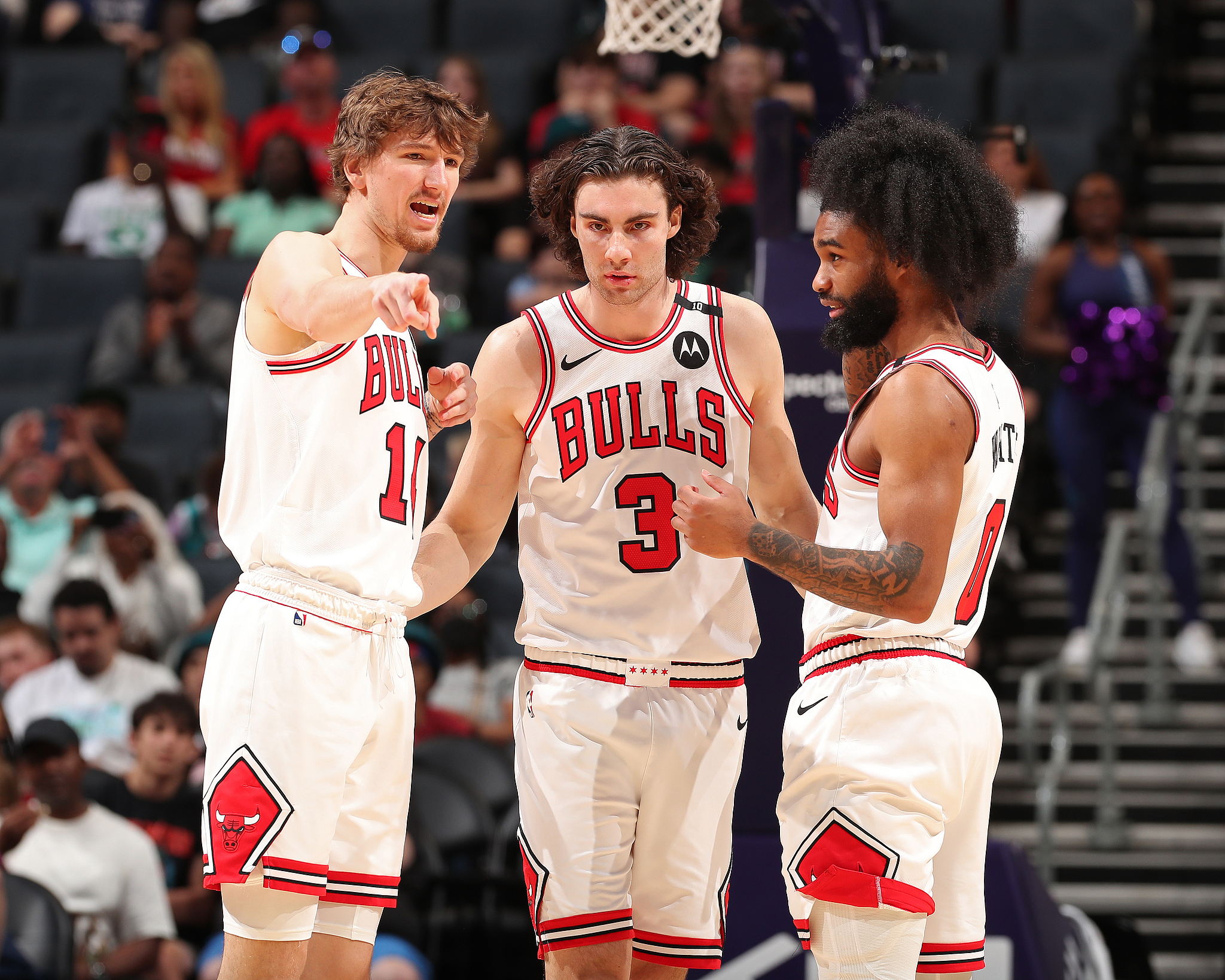 人客场力擒黄蜂，恩比德狂砍分破门