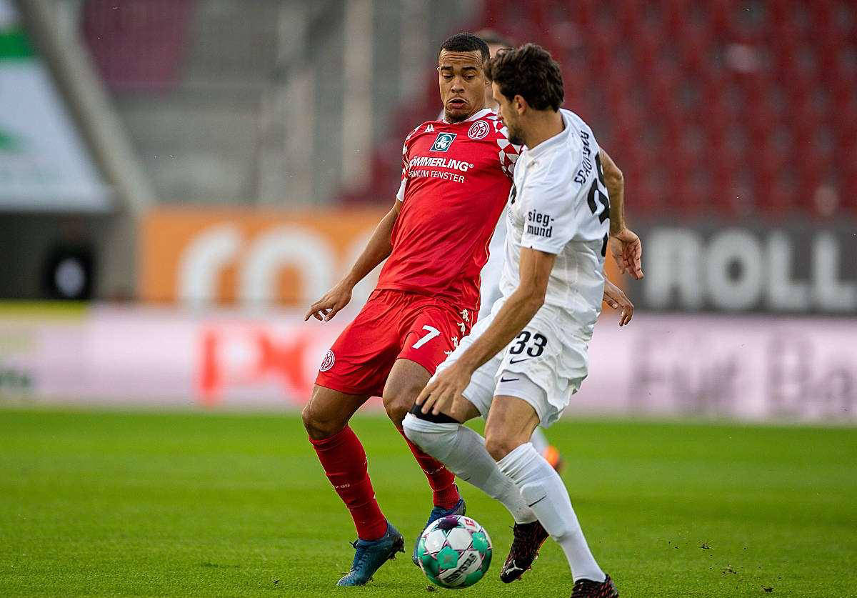 汉堡主场大胜沃尔夫斯堡，保级希望重新燃起！