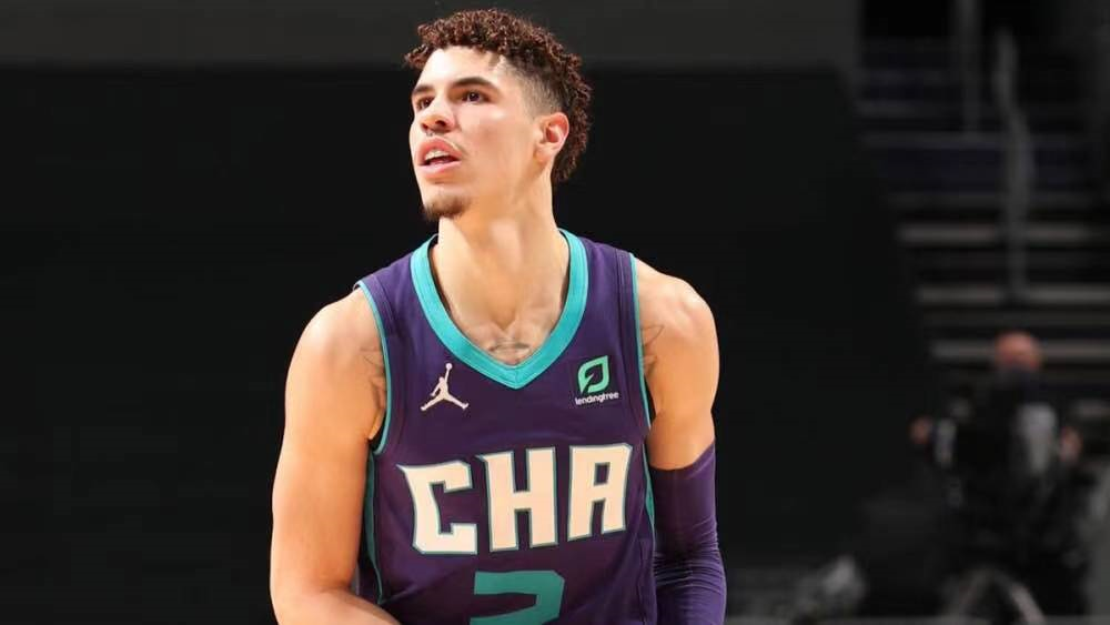 黄蜂队防守失守惨遭大败，亟需调整状态！