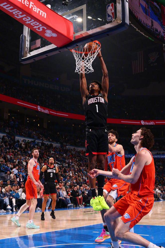 爵士胜火箭，取得四连胜