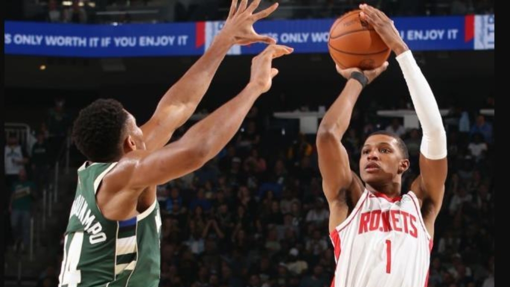 火箭主场击败雄鹿，取得连胜