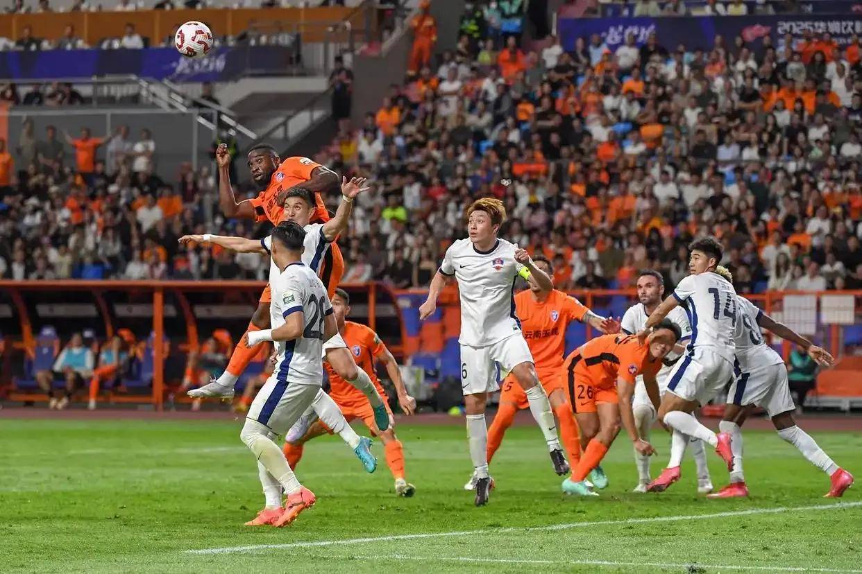 球队整体表现出色,实现近期连胜 球队整体表现出色,实现近期连胜