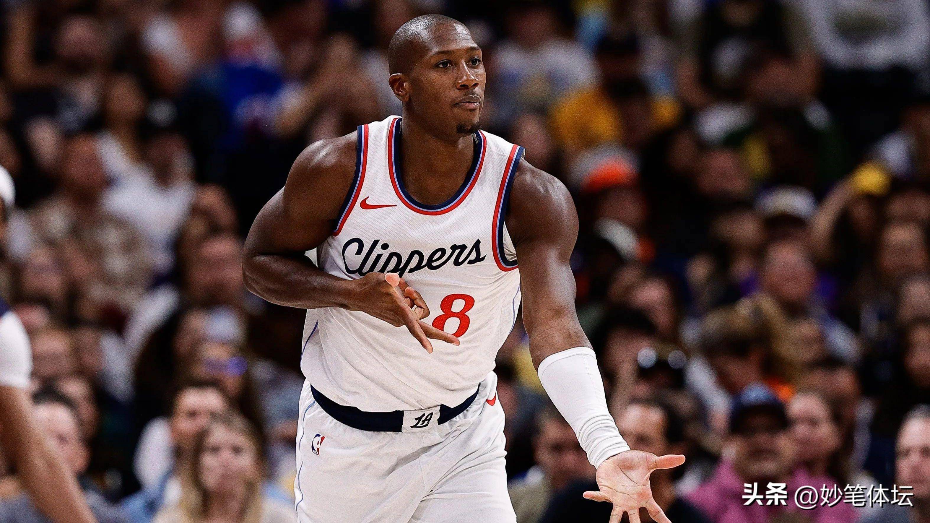 快船逆转鹈鹕,士气大振 快船逆转鹈鹕,士气大振