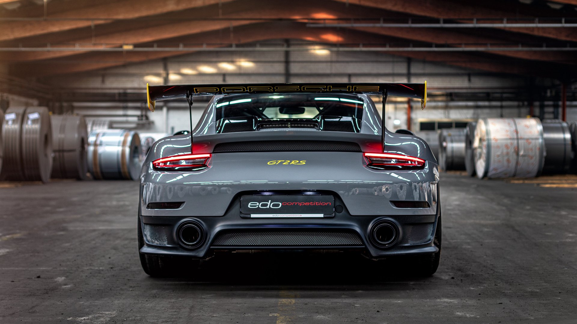 欧冠半决赛焦点战，北京队强压上海队，书写中国足球新篇章